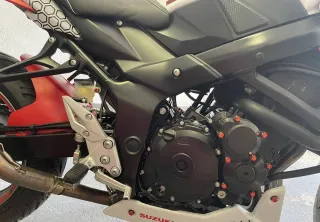 Suzuki GSR 750 — zdjęcie 7