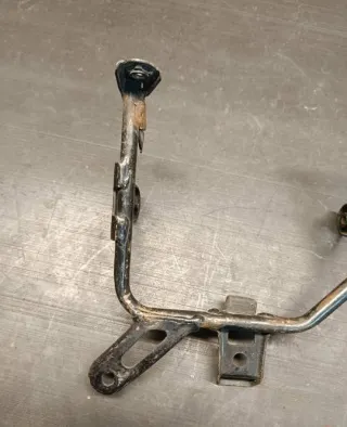 Stelaż uchwyt mocowanie lampy przód czachy części Yamaha DT 125 R i E — zdjęcie 7
