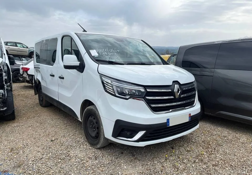 RENAULT Trafic III 2.0 DCi 150 Intens 9 miejsc GA794