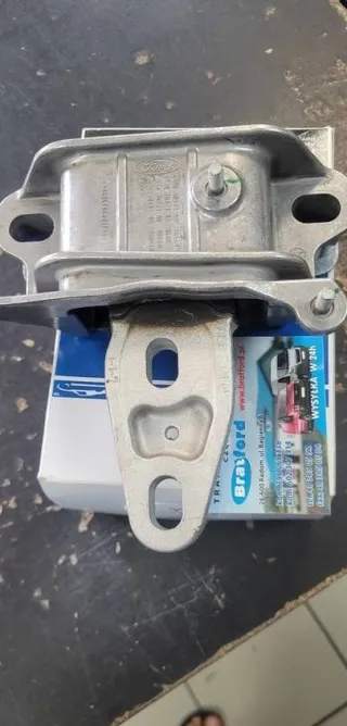 Poduszka Skrzyni Ford Courier 1839188 Et767M121Ac Et767M121Ac — zdjęcie 1