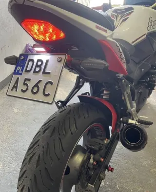 Suzuki GSR 750 — zdjęcie 9