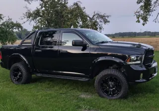 Dodge Ram 1500 2014r 8hp lift 6 cali lpg 4x4 — photo 1